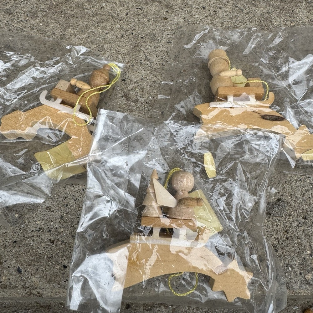 VTG NWT Leeward Wooden Craft Figurines